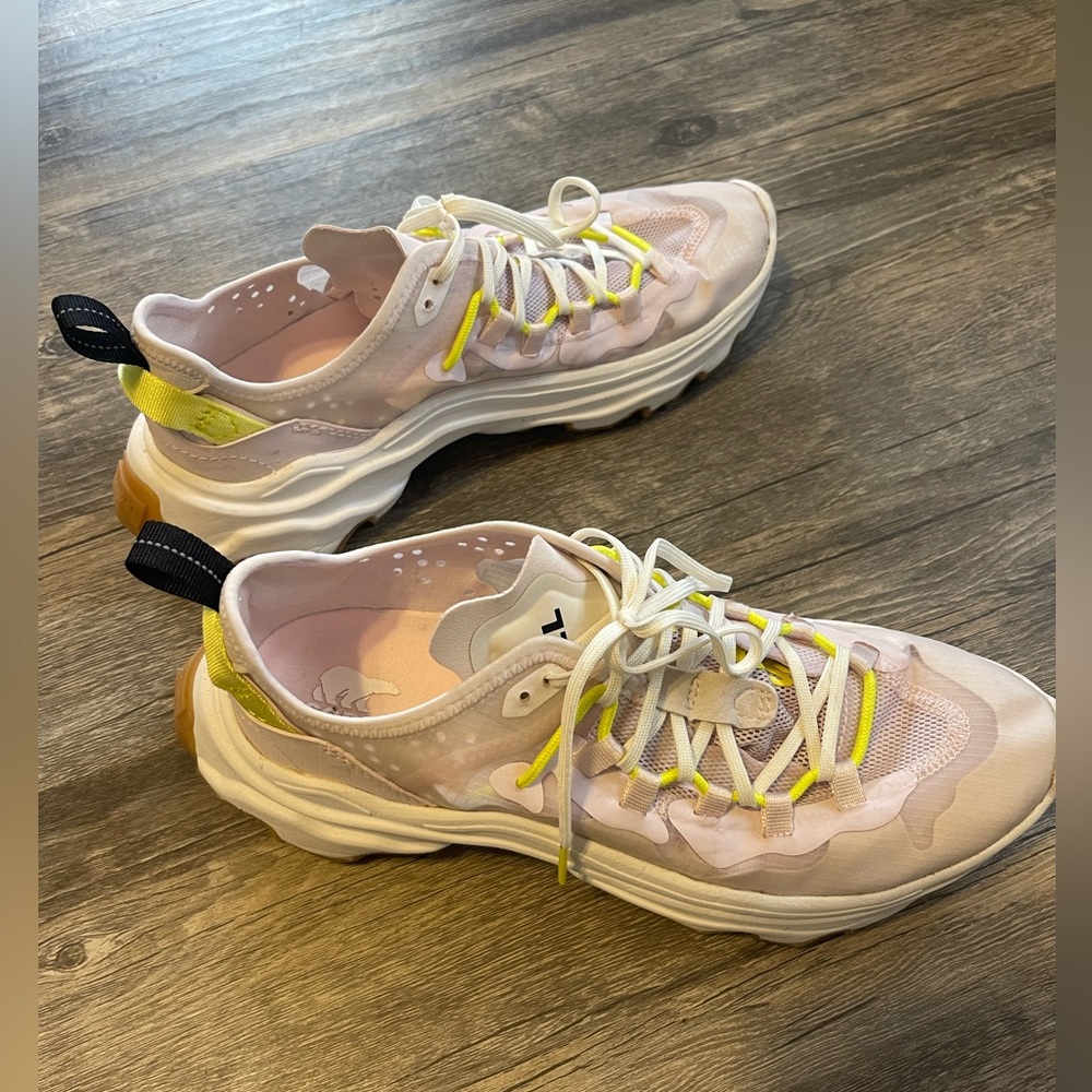 Sorel tennis shoes